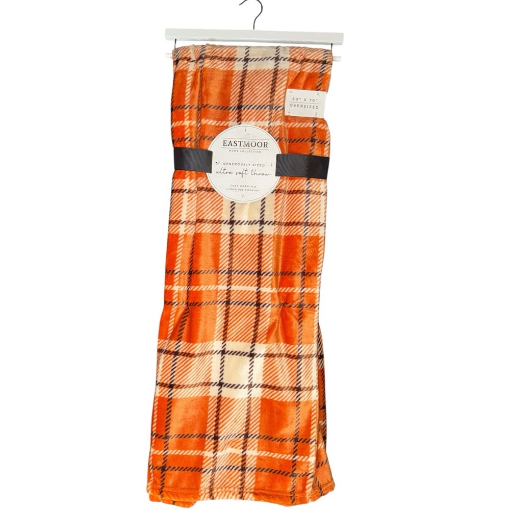 Eastmoor Home Collection Ultra Soft Throw - NWT - Picture 3 of 4